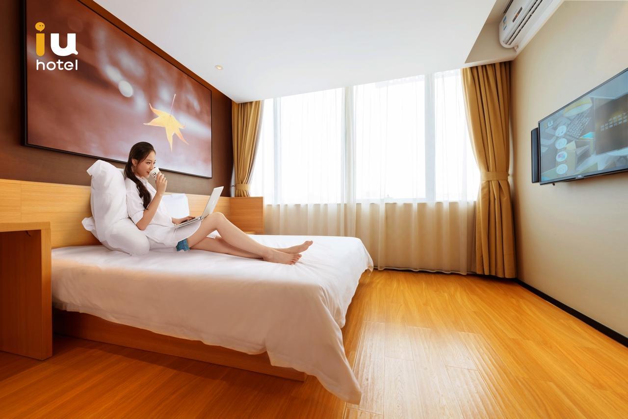 Iu Hotel Shanghai Dongchuan Road Metro Station Buitenkant foto